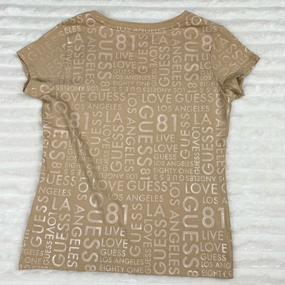 NWOT Guess 1981 Live Love  Los Angeles Logo V-Neck T-Shirt Beige Short Sleeve M - Picture 2 of 7